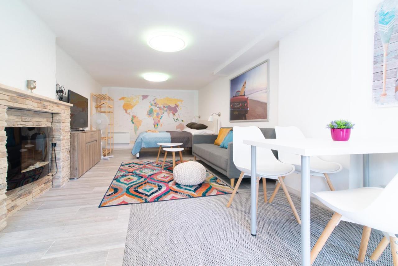 Cosy And Colorful Apartment センテンドレ エクステリア 写真